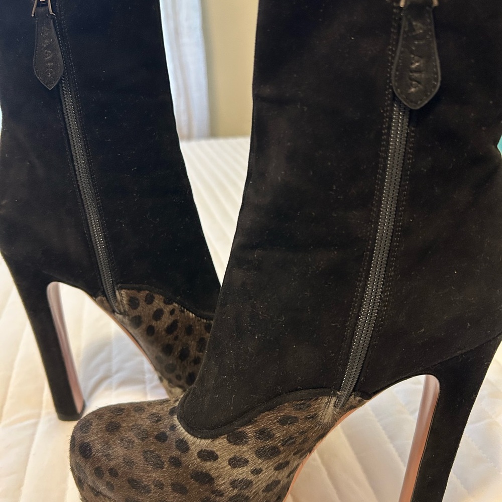Alaia Black & Green suede platform Heeled Boots